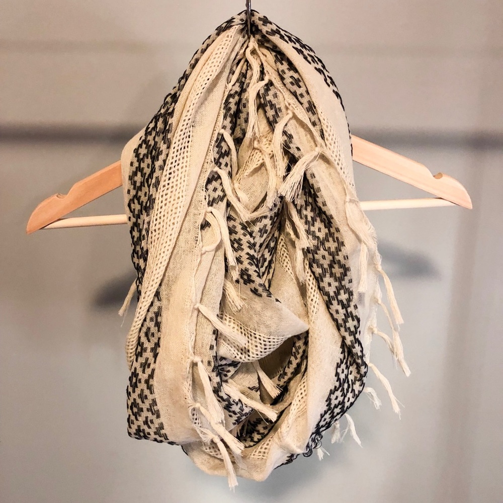 NWT Cream & Blank Infinity Scarf